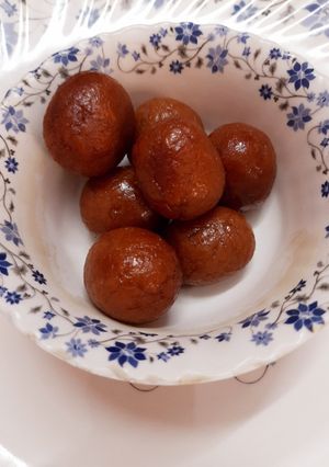 A picture of Bread Gulab Jamun.