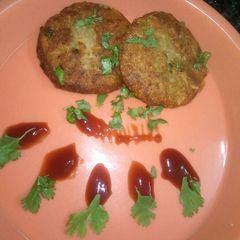 A picture of Singhare ki tikki.
