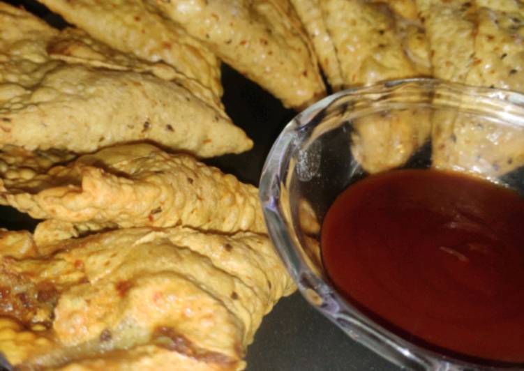 Step-by-Step Guide to Make Any-night-of-the-week Instant Papad Samosa