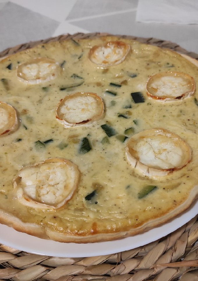 Una foto de Quiche de calabacín con queso de cabra