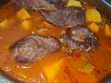 مكعبات بطاطس بصلصة الطماطم 🥔🥘