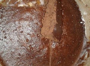 Una foto de Exquisita torta negra en microondas!🍰