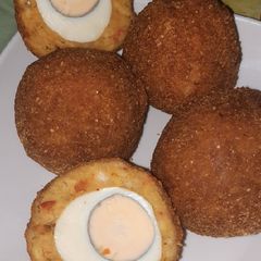 A picture of Yam Egg Roll.