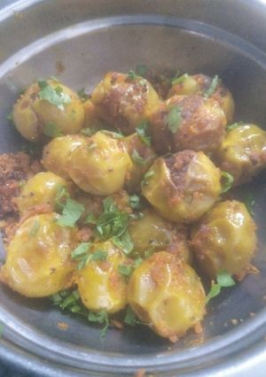 A picture of Gujarati style Ripe Gumberry sabzi.