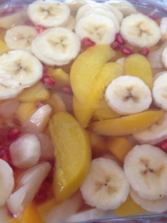 Una foto de Macedonia de frutas achampanado
