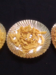 સેવ, ગાંઠીયા (sev, gathiya Recipe in Gujarati) રેસીપી મુખ્ય ફોટો