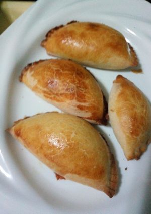 A picture of Baked meat pie.