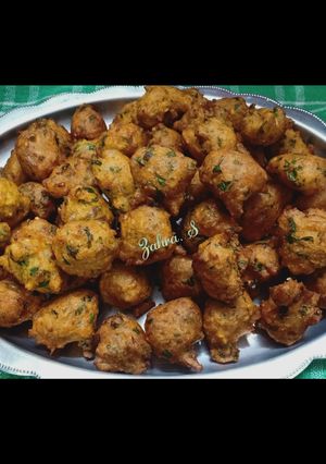 A picture of Besan ke bhajiye.