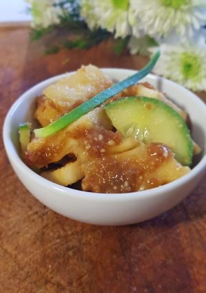 A picture of Rojak (Mixed-Fruit Salad) In Sweet & Spicy Peanut Sauce.