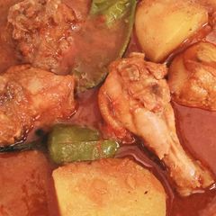 A picture of Chicken Aloo Curry.