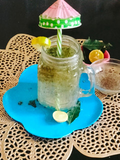 A picture of Limited Chia seeds Mint Drink 🍻.