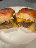 Hawaiian Roll Cheeseburger Sliders