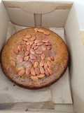 Torta de zanahoria casera con nueces y almendras