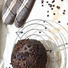 A picture of Chocolate Chip Cake.