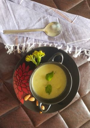 A picture of Broccoli nutty soup.