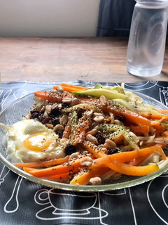 Una foto de Pasta con vegetales 🍝🥗