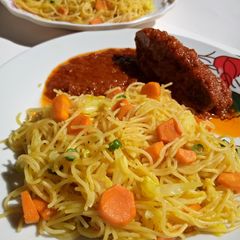 A picture of Fried spaghetti.
