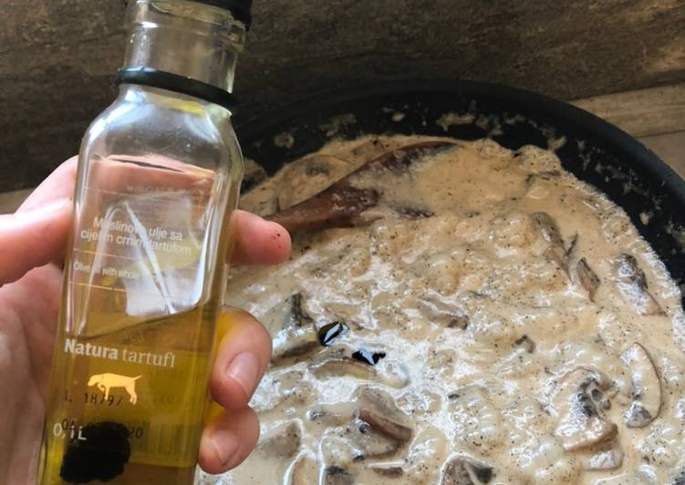 Easiest Way to Prepare Homemade Truffle infused creamy mushroom sauce