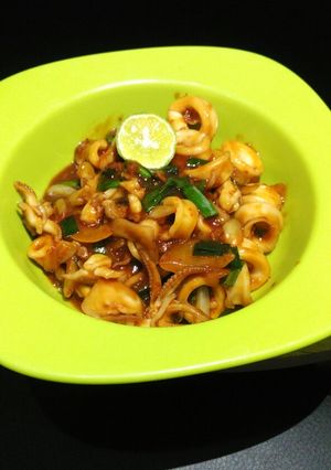 Foto resep Cumi Saus Tomat Bawang Putih Praktis (Tomato Garlic Instant)