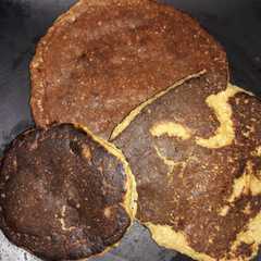 A picture of Hot cakes de avena y banana.