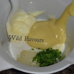 A picture of Dipping sauce (sweet & sour sauce).