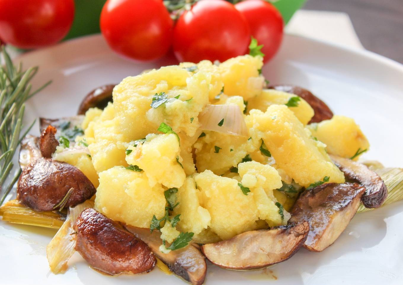 Baked potato salad & mushrooms