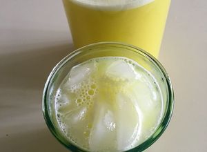 Una foto de Agua Fresca Piña y Pepino