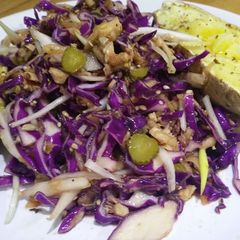 A picture of Sweet and sour red cabbage slaw.