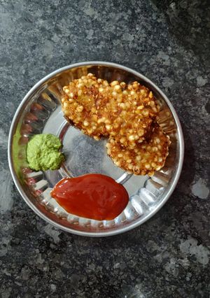 સાબુદાણા ના વડા (Sabudana Vada Recipe In Gujarati) રેસીપી મુખ્ય ફોટો