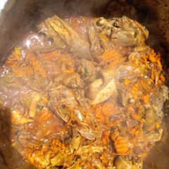A picture of Slow cooker Kienyeji chicken stew#4weekschallenge..