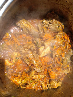 A picture of Slow cooker Kienyeji chicken stew#4weekschallenge..