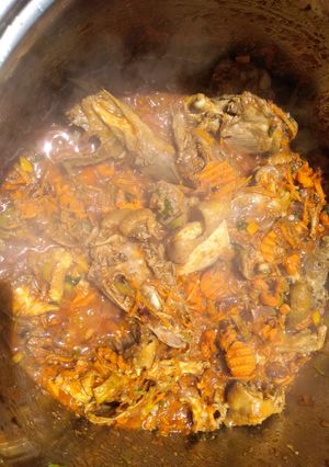 A picture of Slow cooker Kienyeji chicken stew#4weekschallenge..