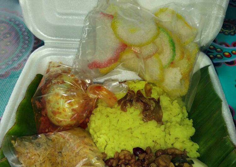 Nasi kuning gurih rice cooker