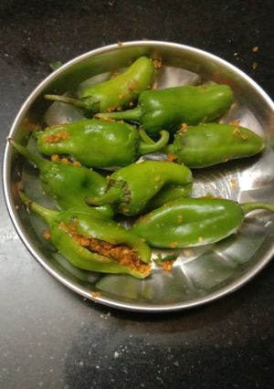 A picture of Stuff green chilli.
