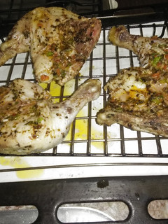 Una foto de 🍗Pata muslo al limón y chimichurri🍗