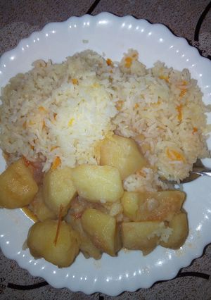 A picture of Carrot Rice with Waru.