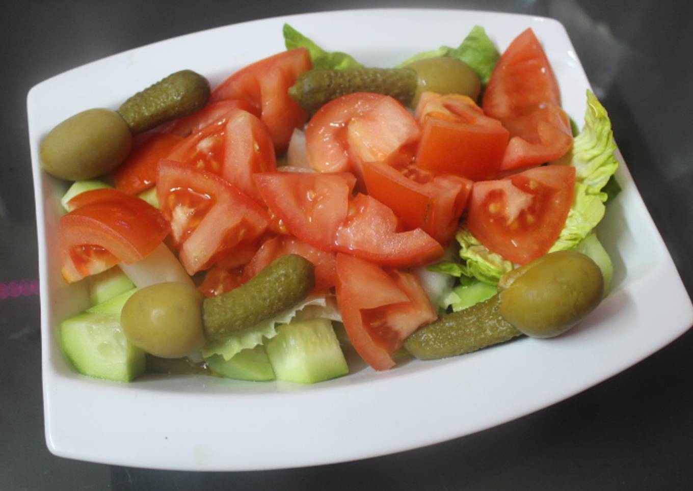 Ensalada de espárragos, tomate y pepino