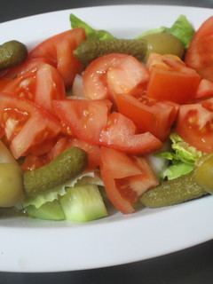 Una foto de Ensalada de espárragos, tomate y pepino