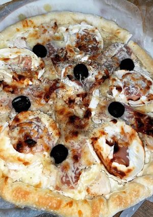 Une photo de Pizza chèvre miel 🍯 🍕