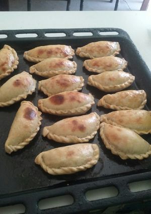 Una foto de Empanadas de pollo y verdeo