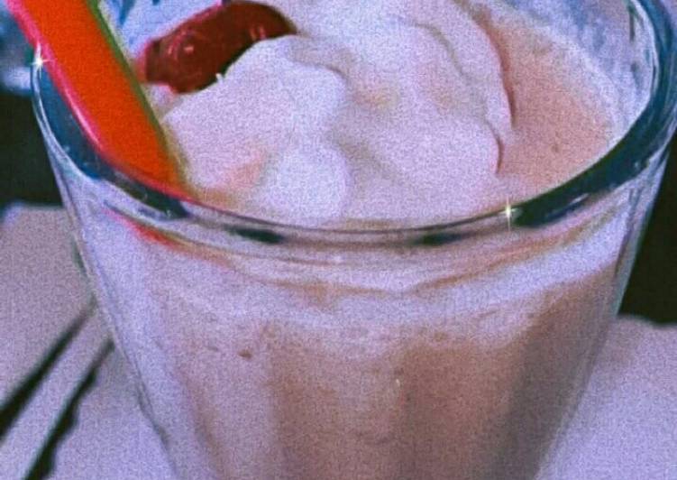 Banana milkshake