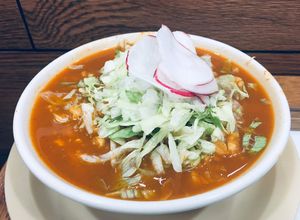 Una foto de Pozole estilo oaxaqueño
