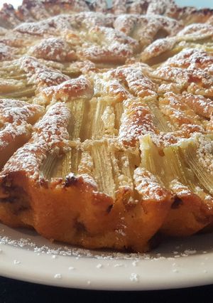 Une photo de Gâteau rhubarbe en soleil