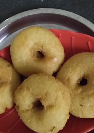 पोहे से बना स्वादिष्ट मेंदु वड़ा रेसिपी मुख्य फोटो