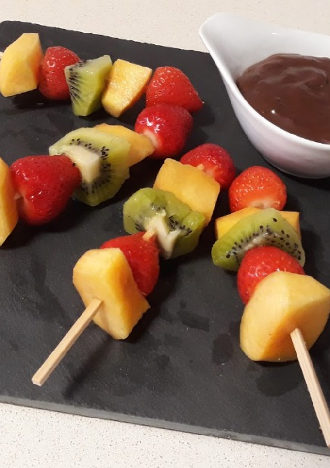 Una foto de Chocolate con fruta fresca
