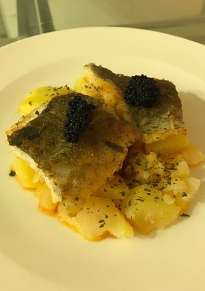 Una foto de Bacalao con base de patatas