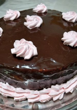 Una foto de Torta bombón🤤🍫