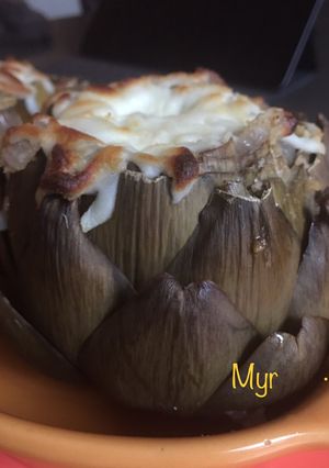 Una foto de Alcaucil relleno y gratinado