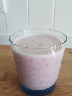 Una foto de Semillas de Chía. En batido de fresa y plátano