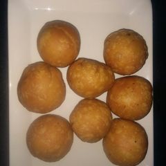 A picture of Dry kachori.